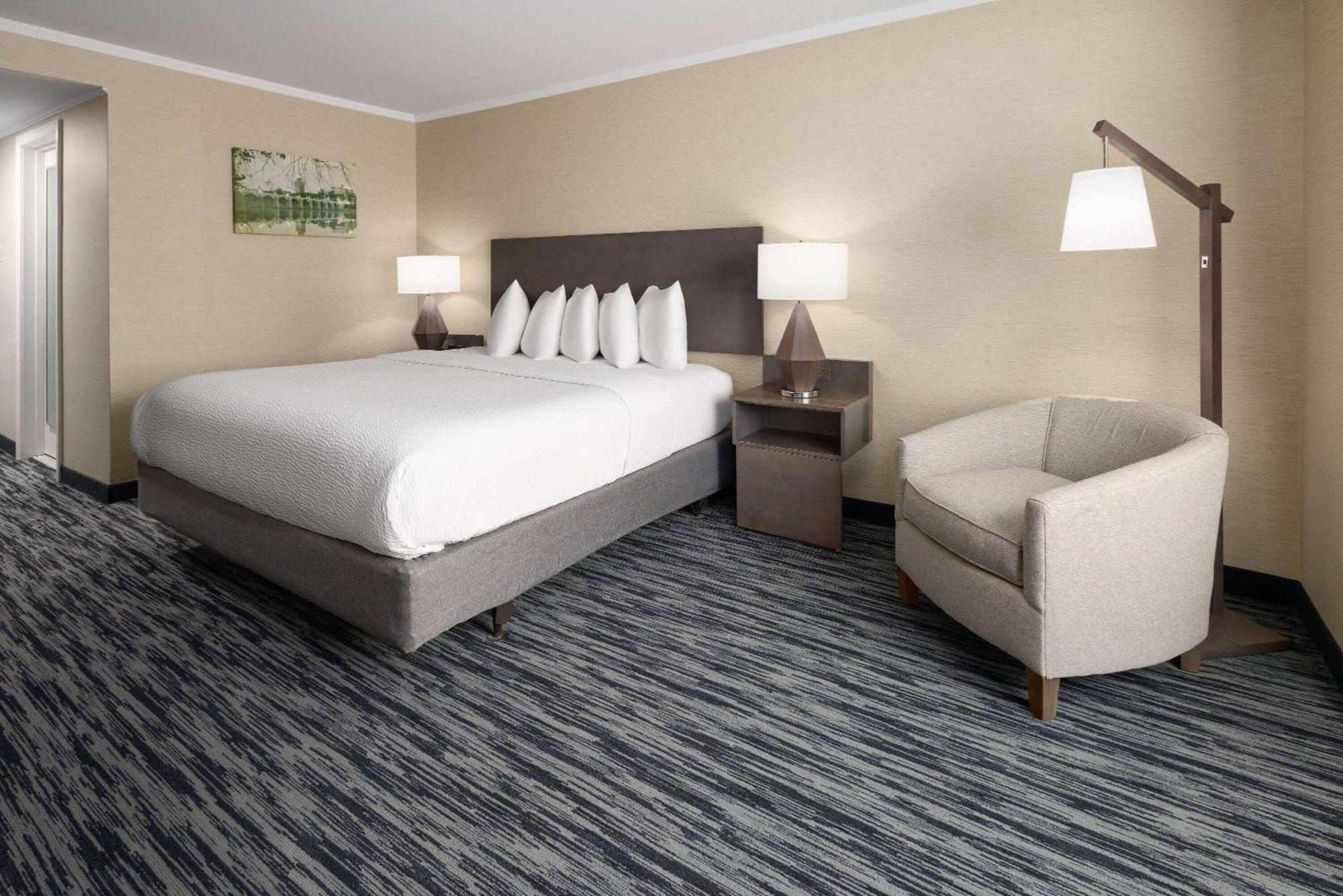 Penn Harris Hotel Harrisburg, Trademark By Wyndham Zewnętrze zdjęcie