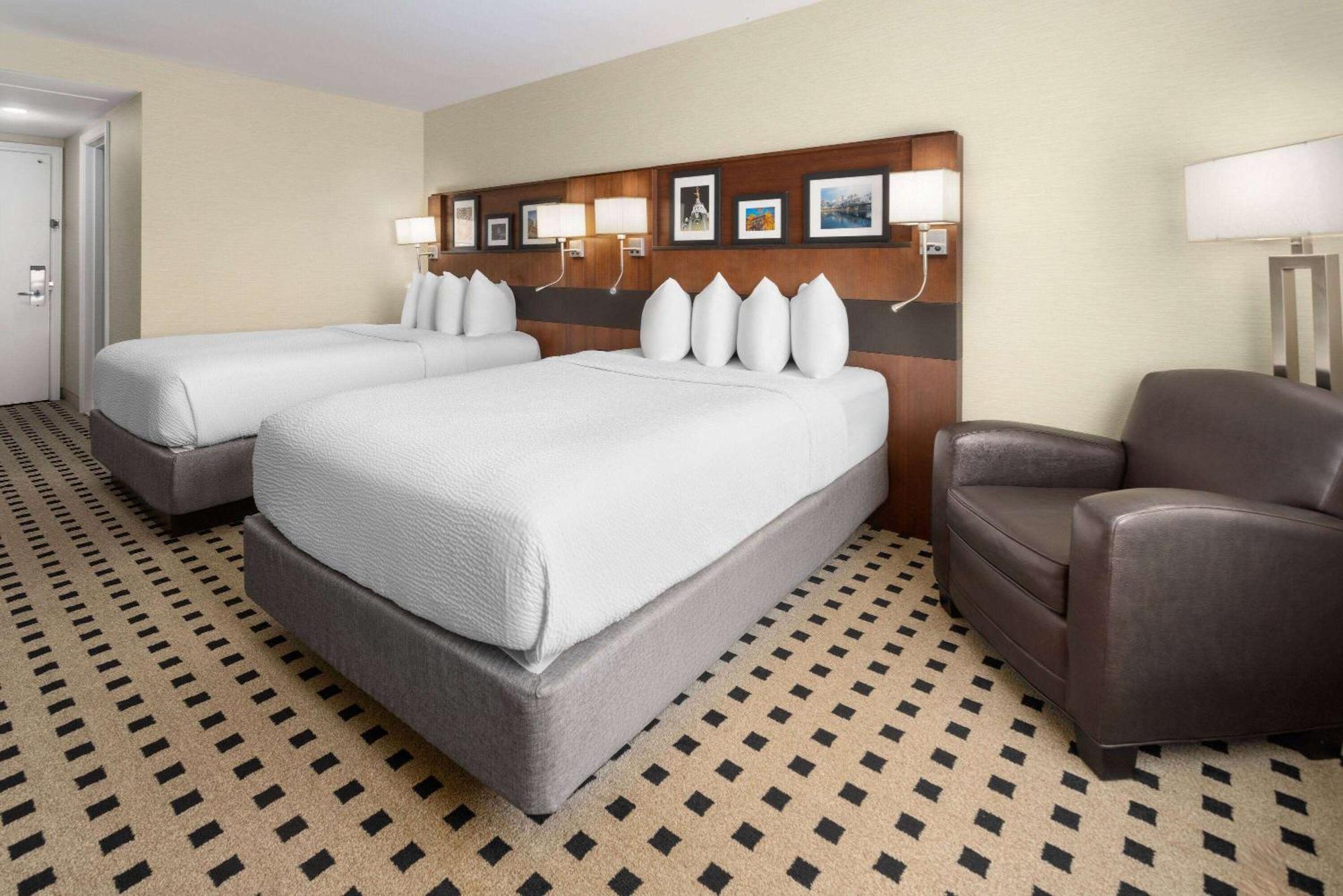 Penn Harris Hotel Harrisburg, Trademark By Wyndham Zewnętrze zdjęcie